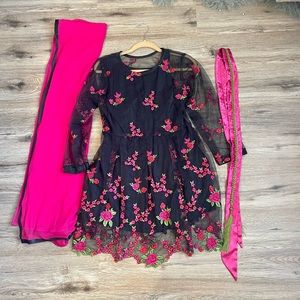 EMBROIDERED FLORAL NET KAMEEZ W/ BELT. DUPATTA INCLUDED
